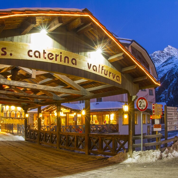 Valfurva Piazza S.Caterina Ph. Proloco Valfurva