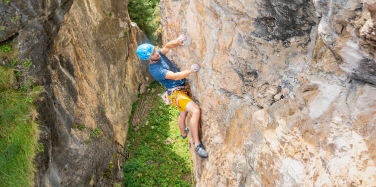 Arrampicata sportiva per adulti (16+ anni)