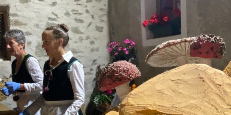 Cena in Piazza e Degustazioni Ogoline