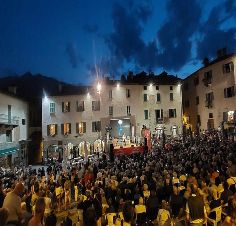 Die Milanesiana in Bormio - Der Wunsch zu Lachen (Theaterstück)