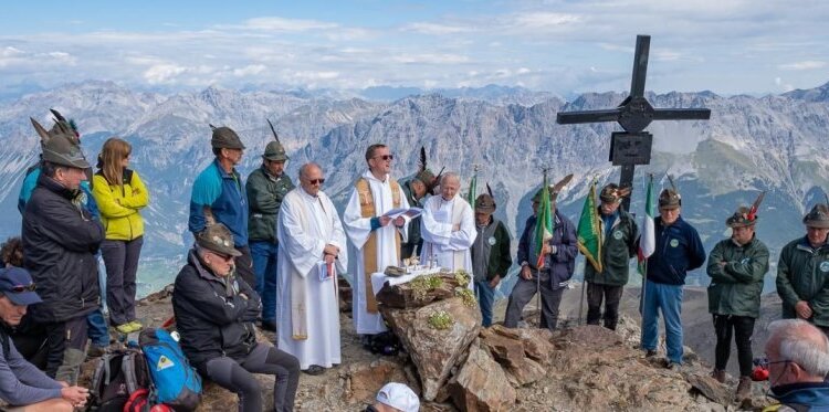 Pic de Valeceta - 51° anniversario posa della croce