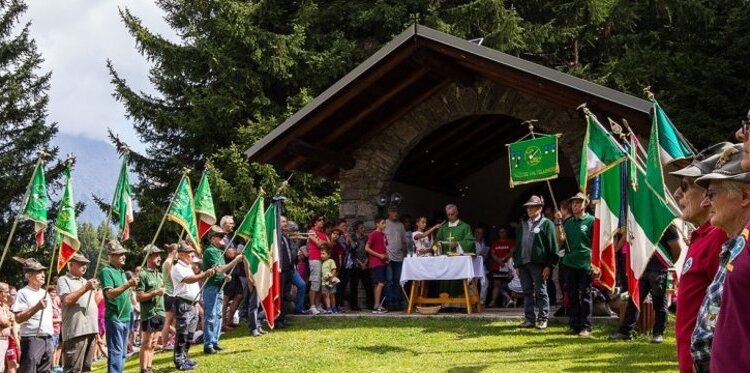 Raduno alpino a Prescedont