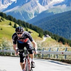 Stelvio x 6= 8848 m per sostenere Comunità e Sicurezza