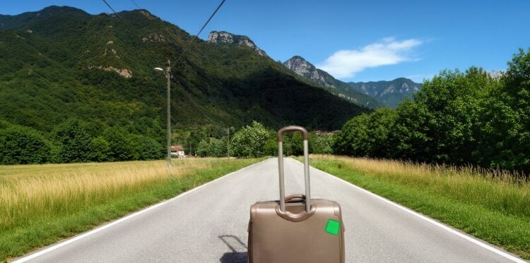 Strada facendo: storie d’Italia in cammino