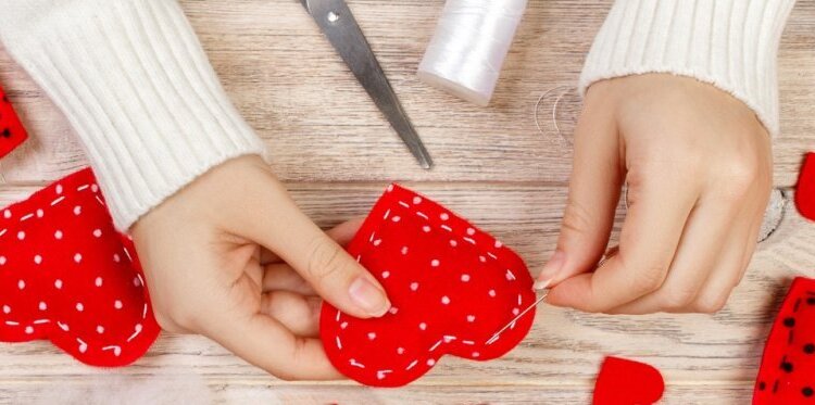 Tradizioni in gioco: ago e filo, cuori e fiori!