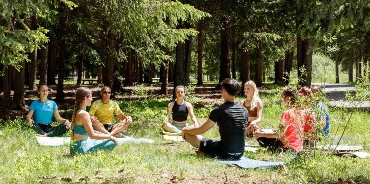 Trekking e yoga in quota