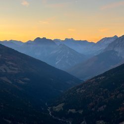 Trekking Steinbock Adventure - Tramonto al Dosso Tresero con aperitivo