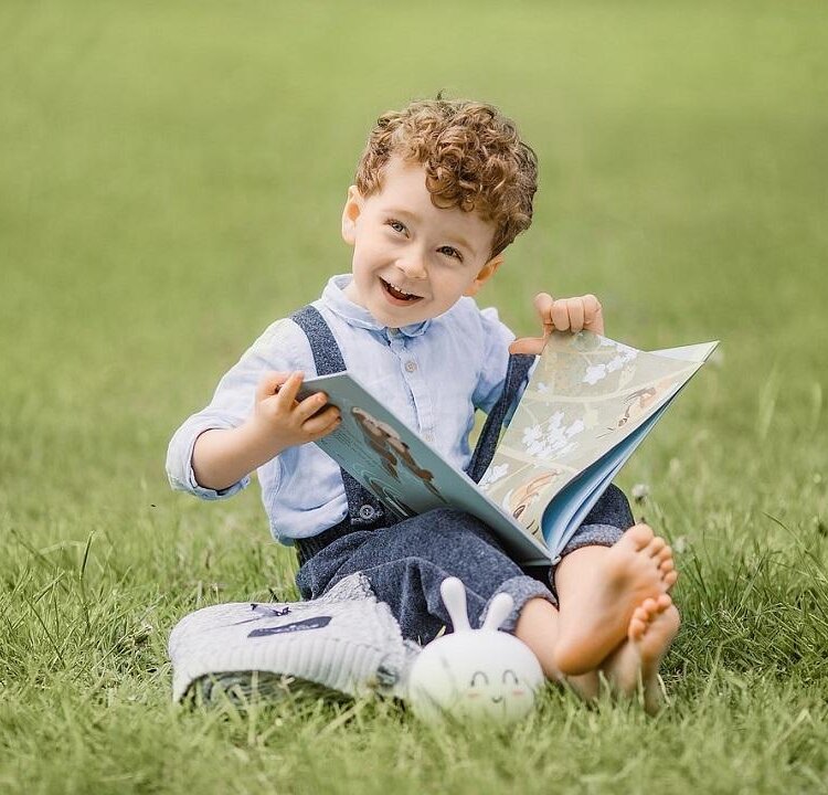 bambino-libro