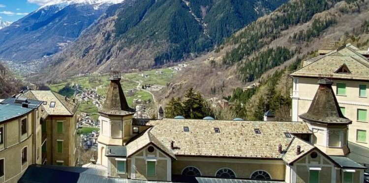 Visita guidata all'ex sanatorio liberty di Pineta di Sortenna