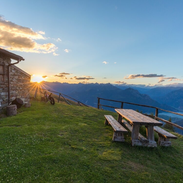 The Baitone di Legnone is in a panoramic position