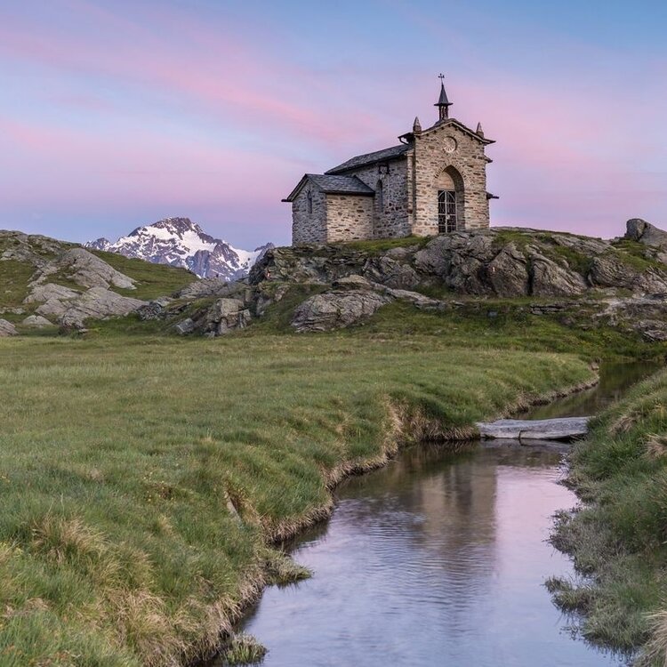 Alpe Prabello and Campagneda ponds, on the slopes of Pizzo Scalino