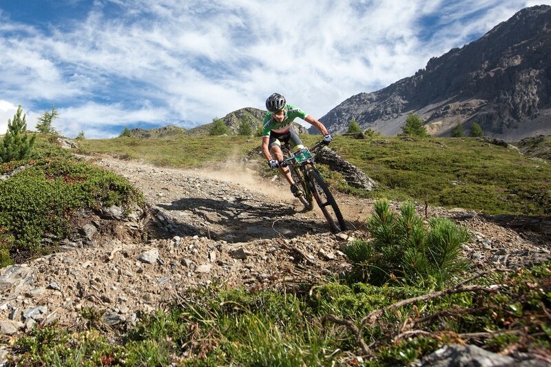 Adrenaline-fuelled descent!