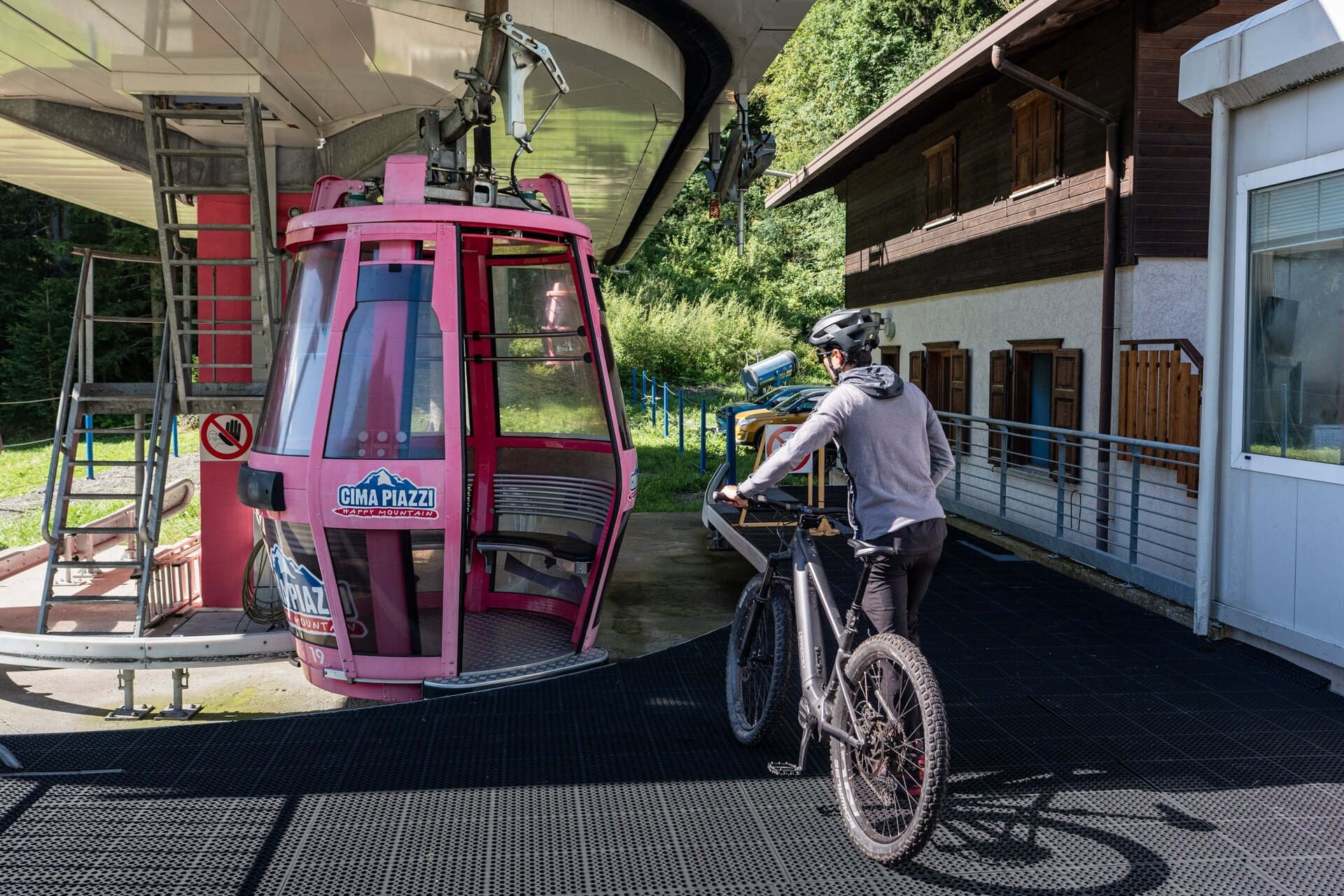 Img2 617192866 Default Variant