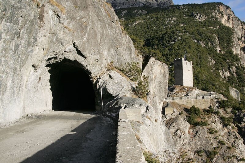 La galleria prima di giungere alle Torri di Fraele