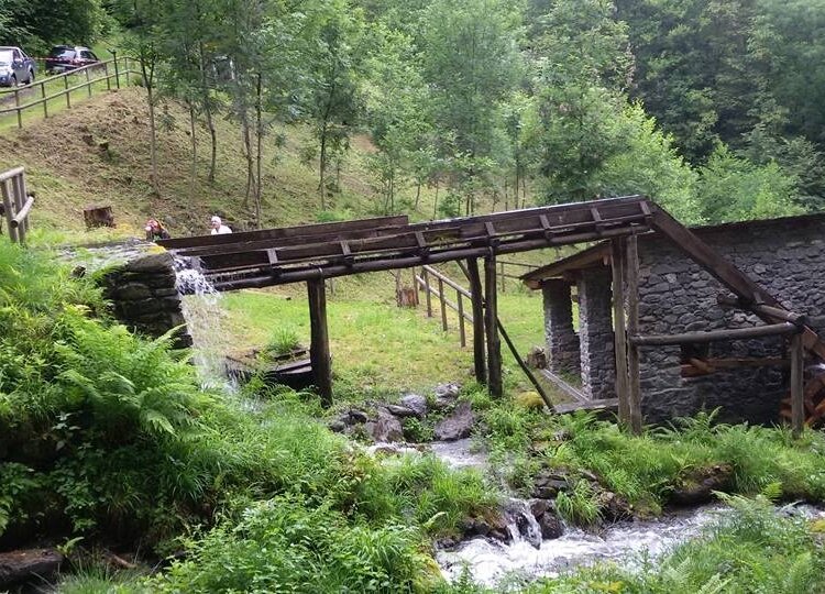 Document{{en=The Ethnographic Trail, it=Il Sentiero Etnografico, de=Der ethnographische Pfad}}