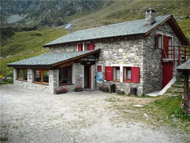 Dordona Refuge - Dordona Pass with joëlette