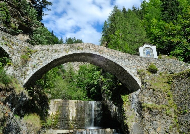 From Campodolcino to Fraciscio