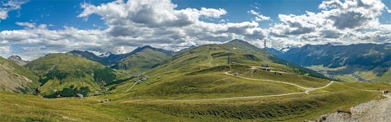 Salendo al Crap de la Paré panoramica su Trepalle, Mottolino e Livigno (1)