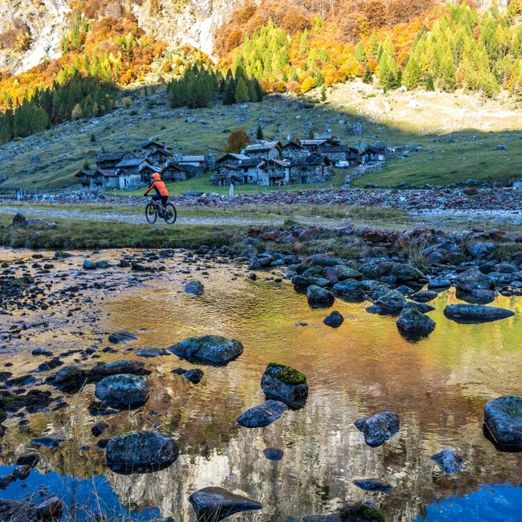 Salita In Val Bodengo 810874333