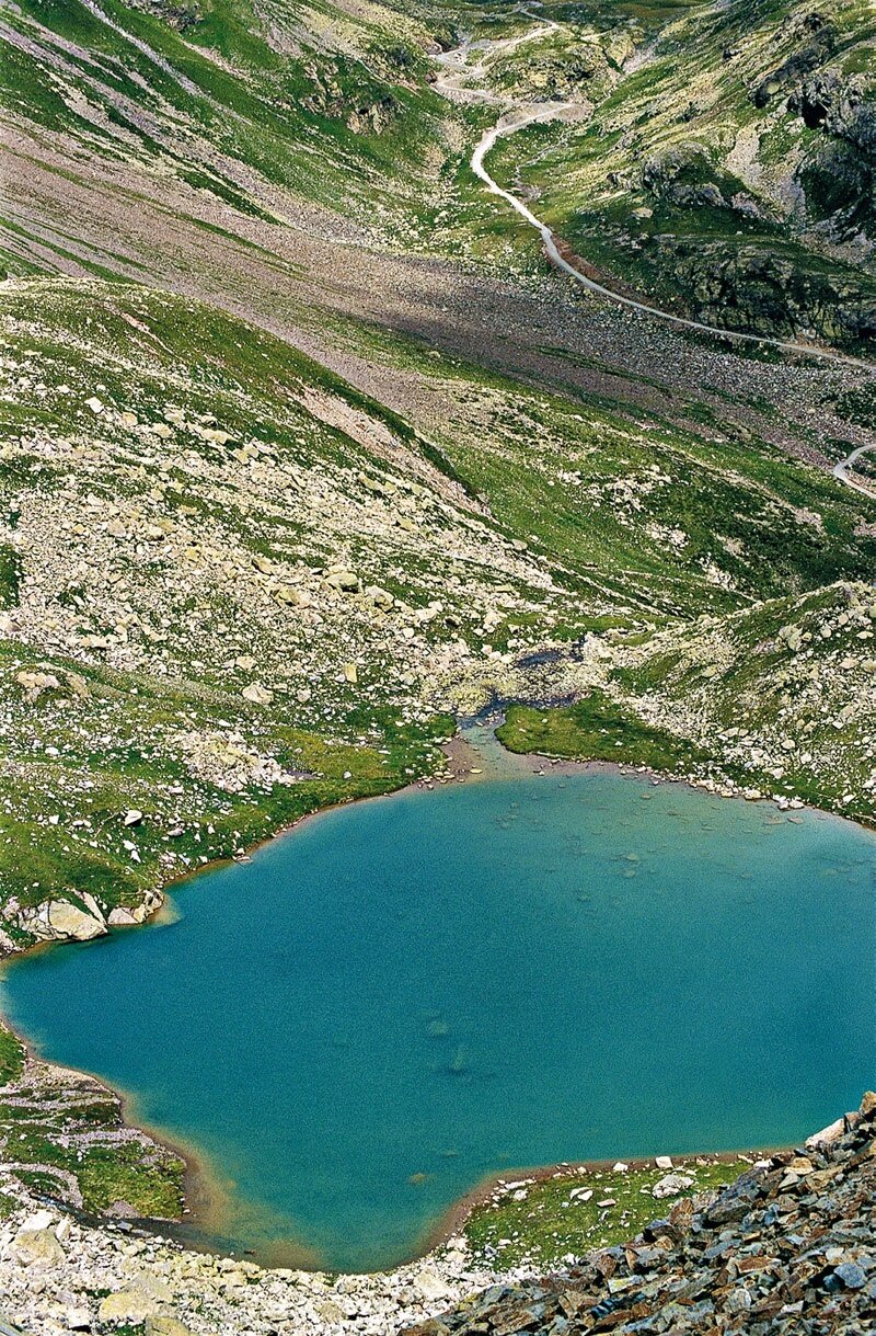 The Calosso Lake and the Verva Pass.
