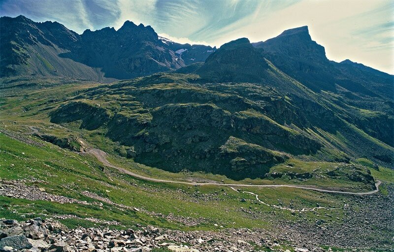 Val Grosina, in the background the silhouette of Sasso Maurigno.