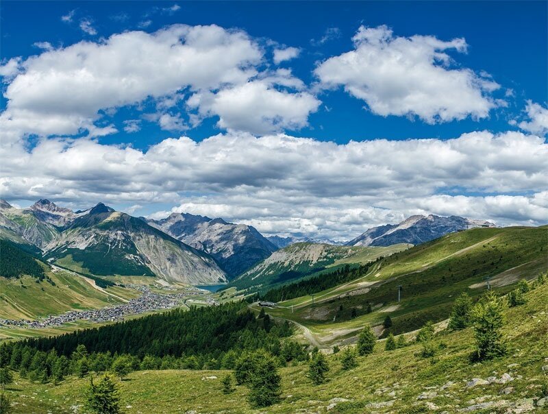 From the Mottolino Biketrail, panorama of Livigno towards the north.