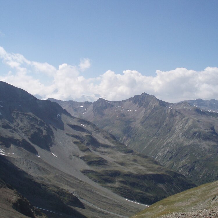 Val Neira