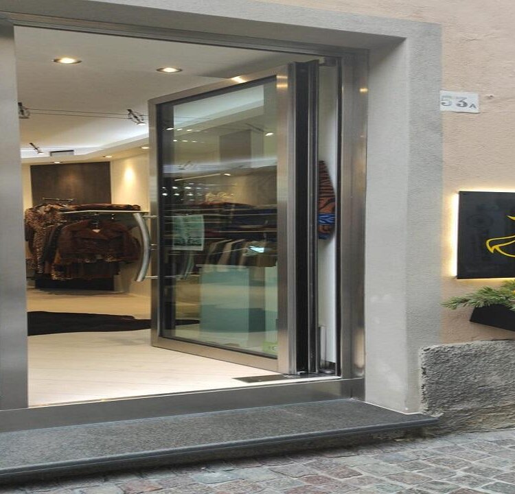 Èstro-Abbigliamento-donna-ingresso