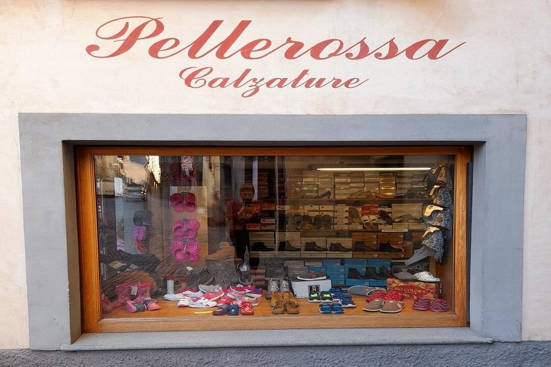 Pellerossa-Calzature-vetrina